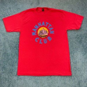 VINTAGE The Manhattan Club New York Shirt Adult XL Red NYC City Hotel 80s VTG
